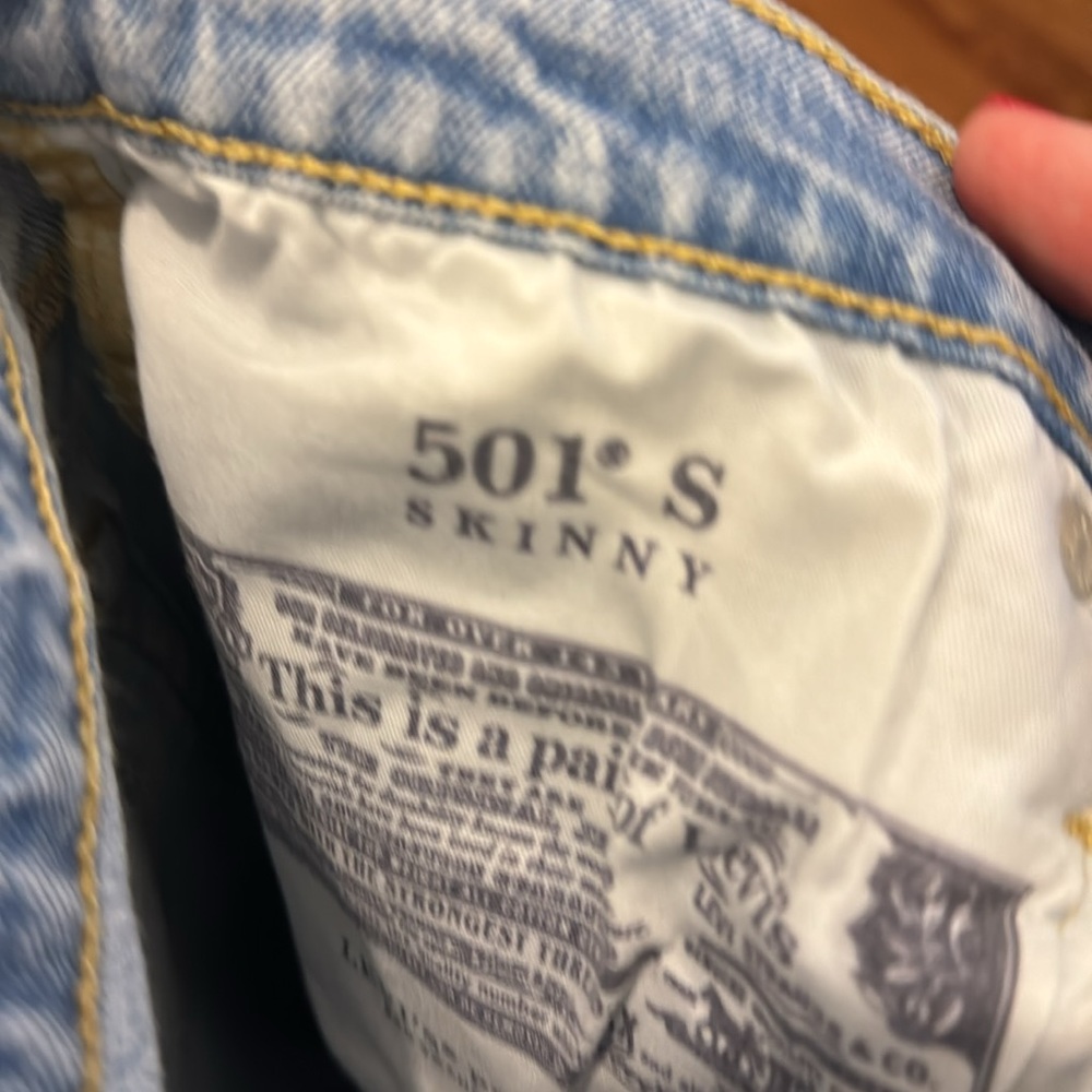NWOT Levi 502 skinny jeans. Size 28. - Picture 3 of 6